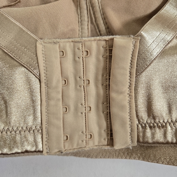 Playtex 4745 Beige 18 Hour Ultimate Lift and Support Wireless Bra Sz 44DD - Picture 5 of 8